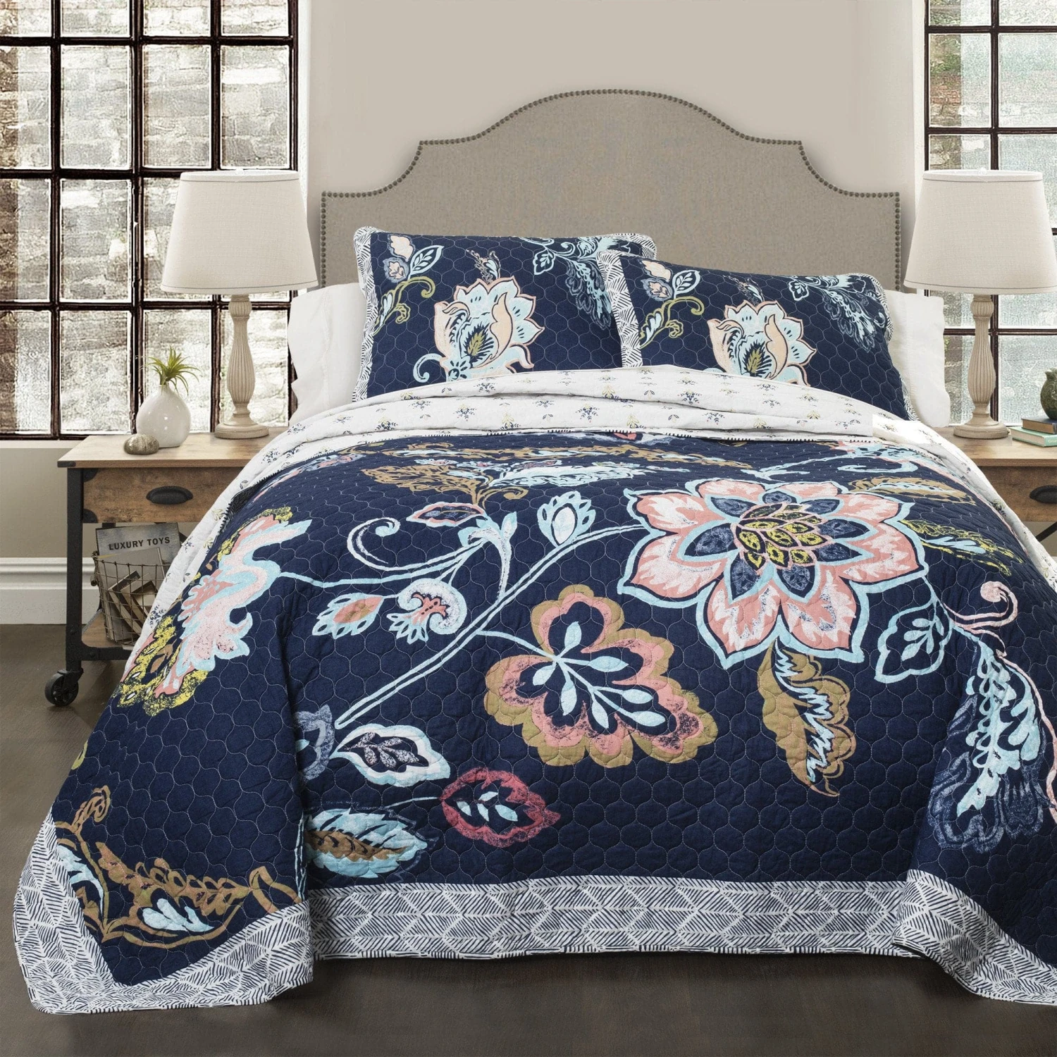 Aster Quilt 3 Piece Set - Image 5