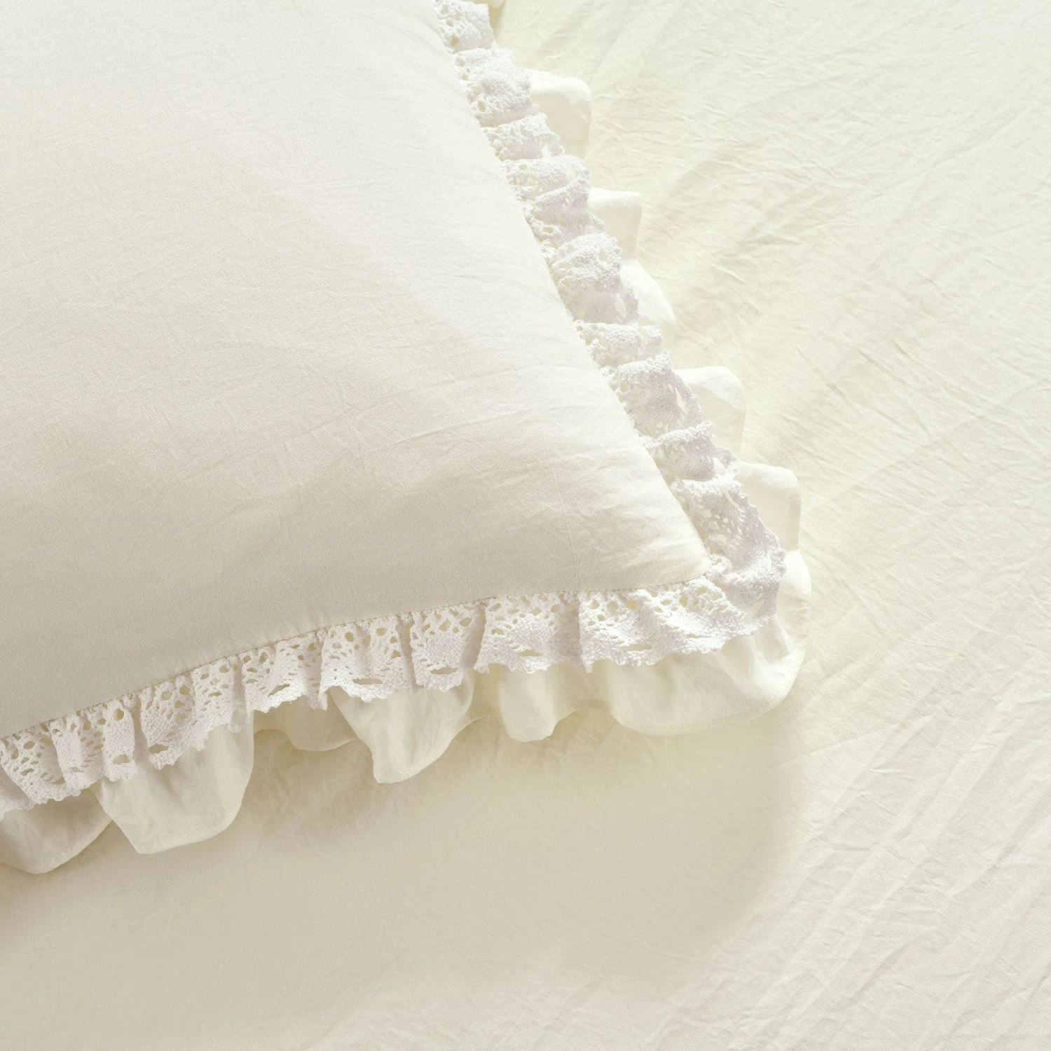 Ella Ruffle Lace 3 Piece Bedspread Set - Image 5