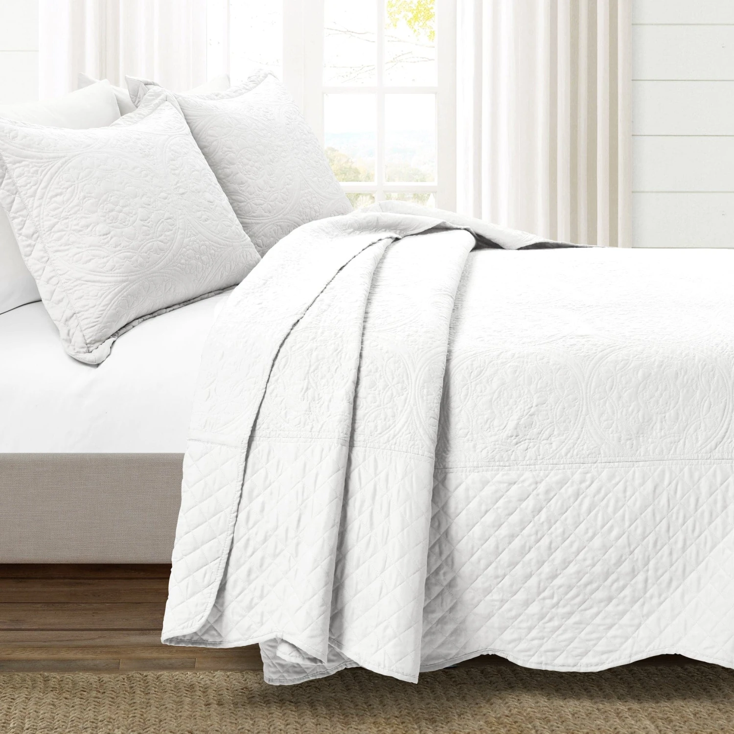 Medallion Scalloped Edge Oversized Bedspread Set - Image 3