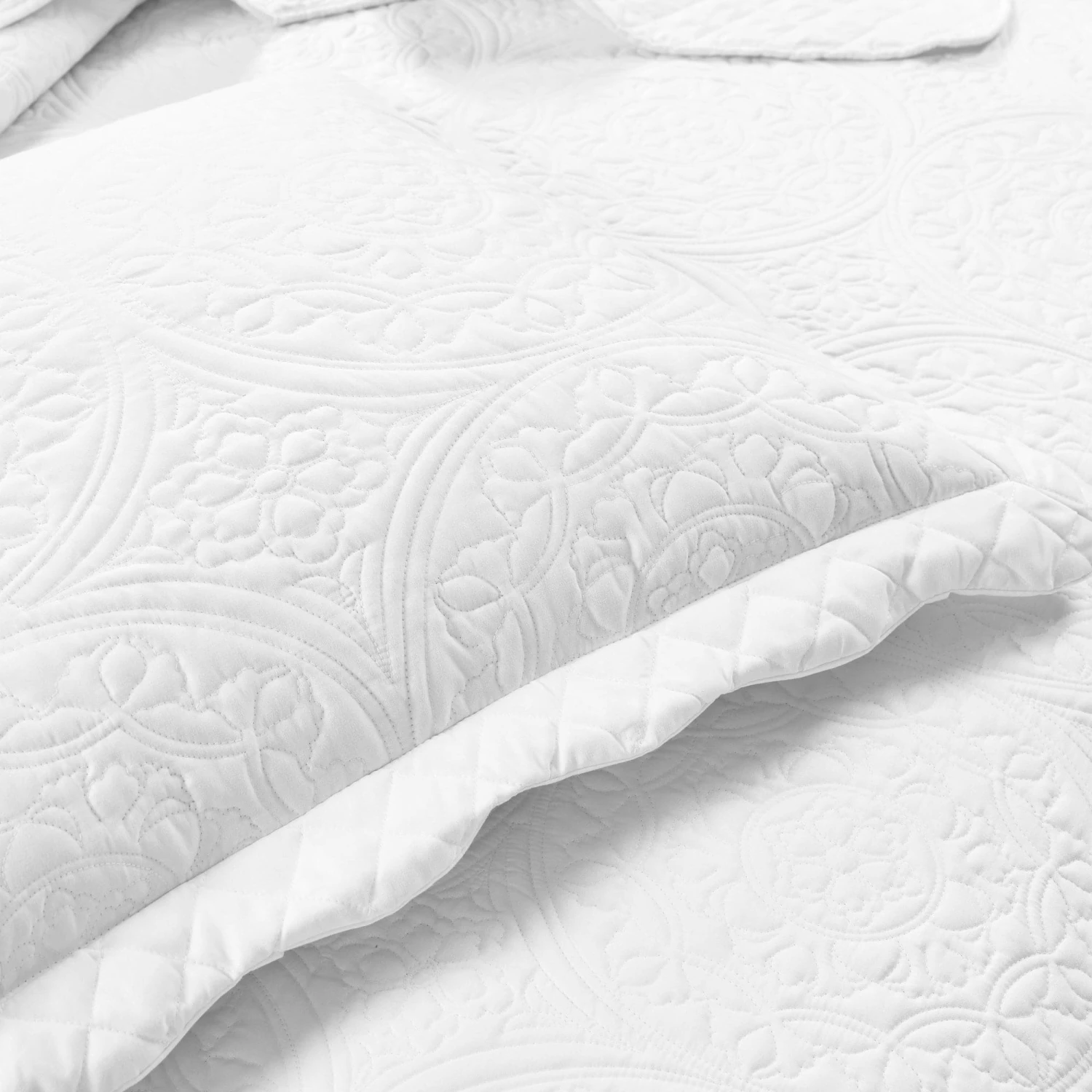 Medallion Scalloped Edge Oversized Bedspread Set - Image 11