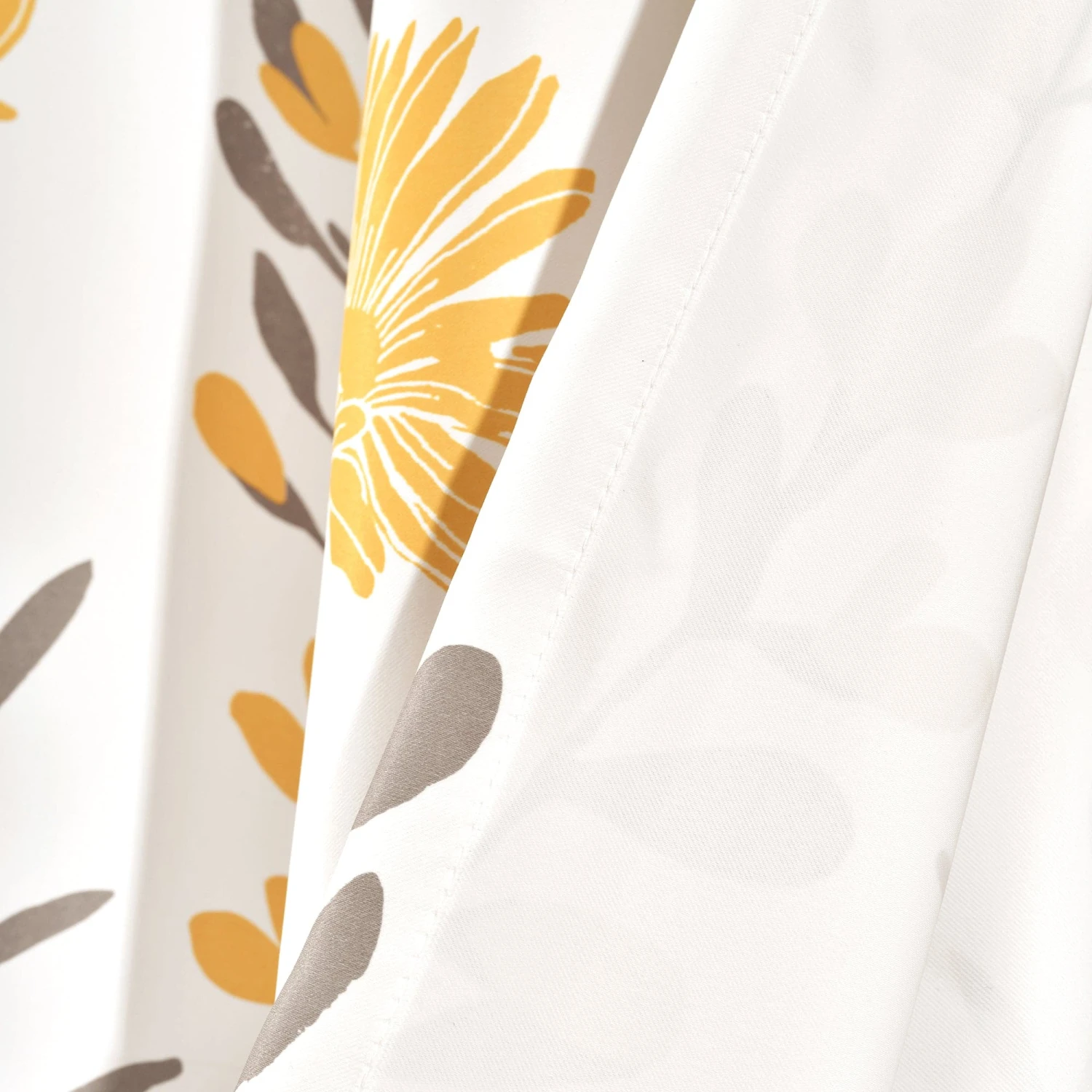 Aprile Valance - Image 10